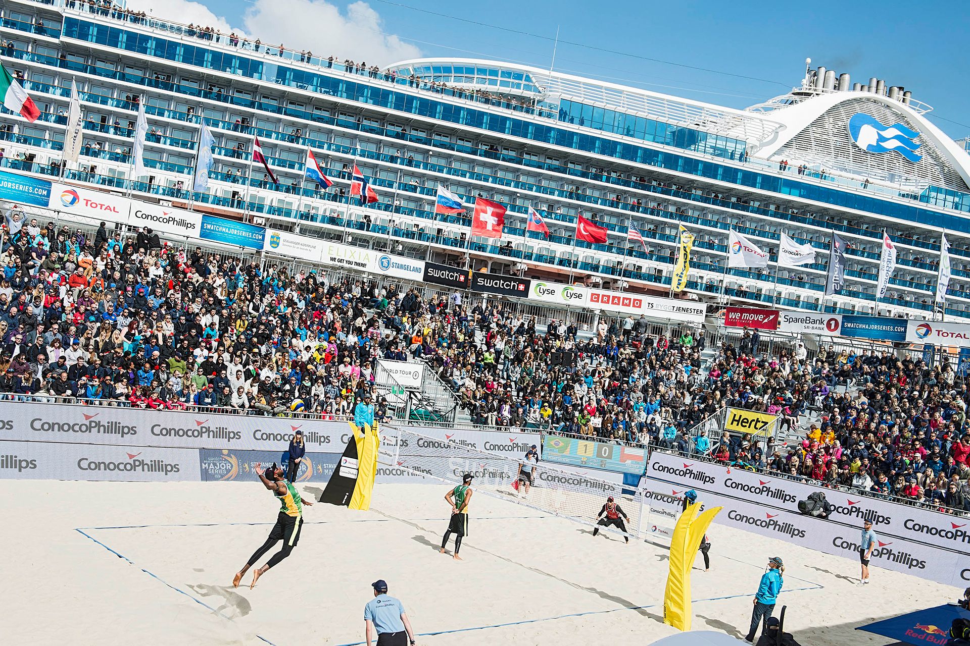 Stavanger Major in 2015 placed its Center Court into the unique setting of the city’s harbor; Photocredit: Joerg Mitter